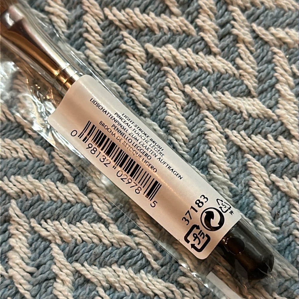 Bare Minerals Light Stroke Brush, New! - Picture 3 of 3